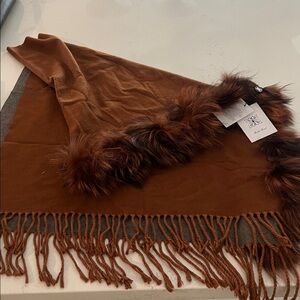 🔮NWT Fox Fur-Trim Cashmere Blend Shawl Belle Fare
